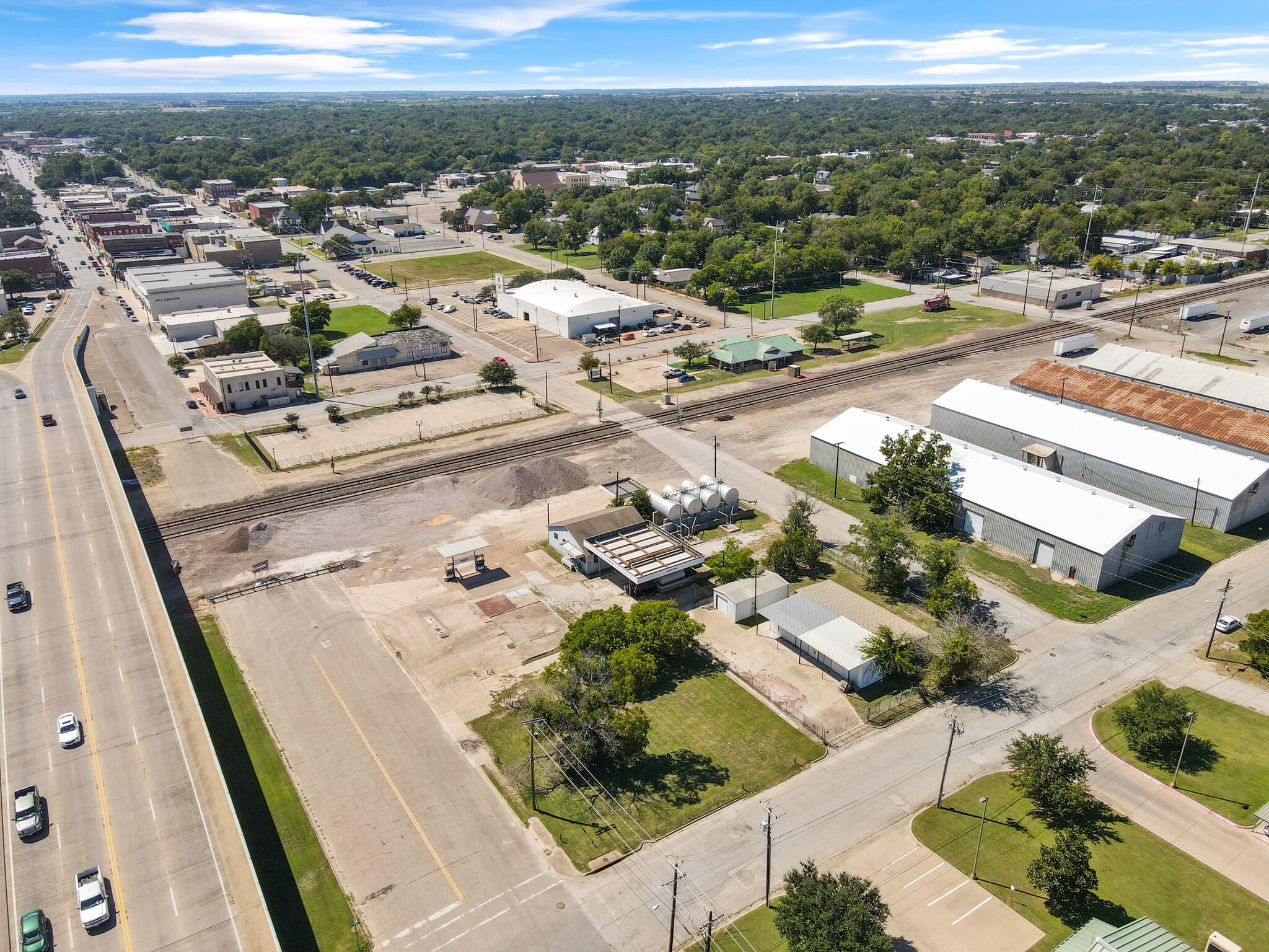 701 E Henderson St, Cleburne, TX for Sale