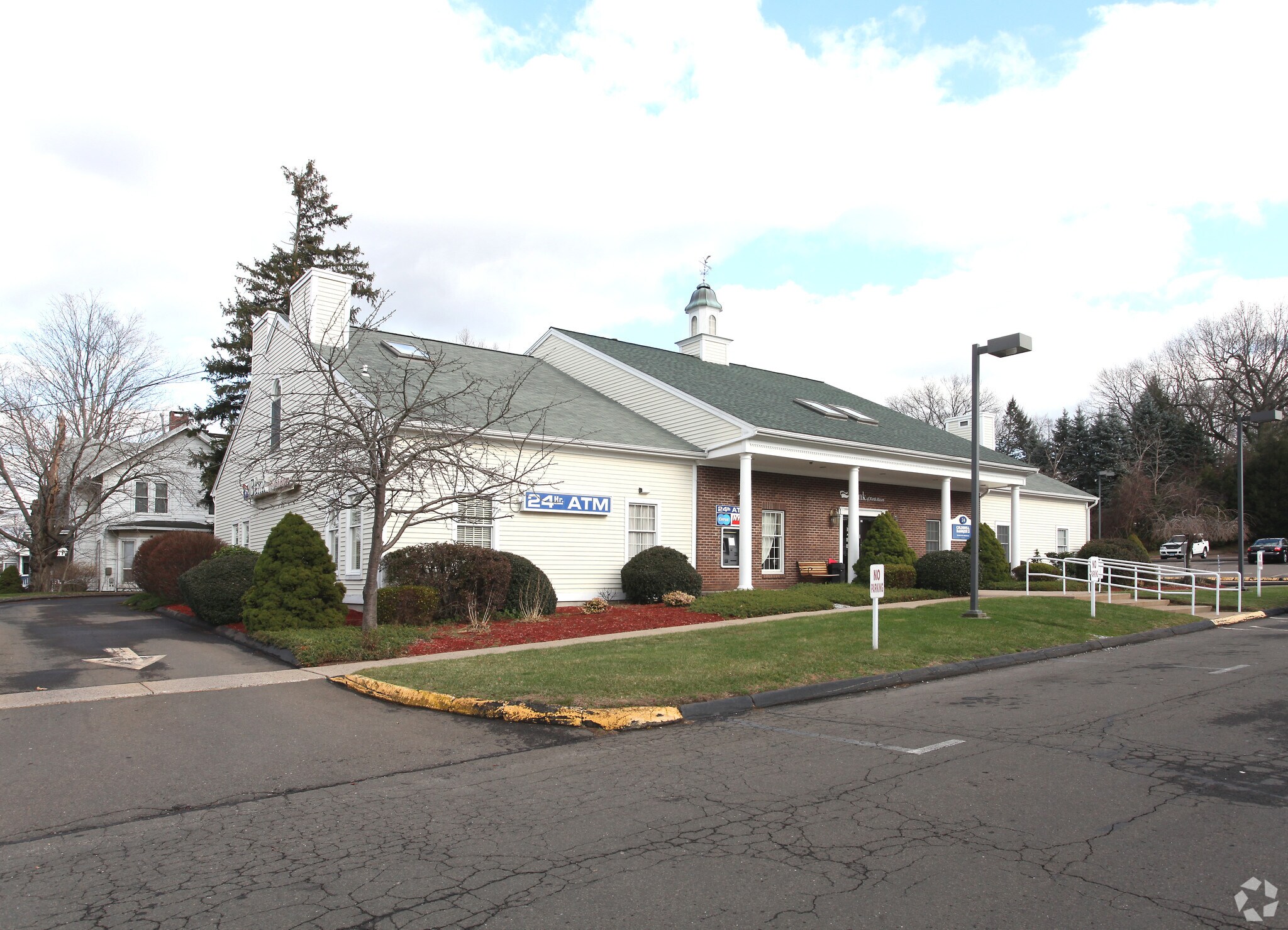 24 Washington Ave North Haven, CT 06473 Retail Property for Lease on