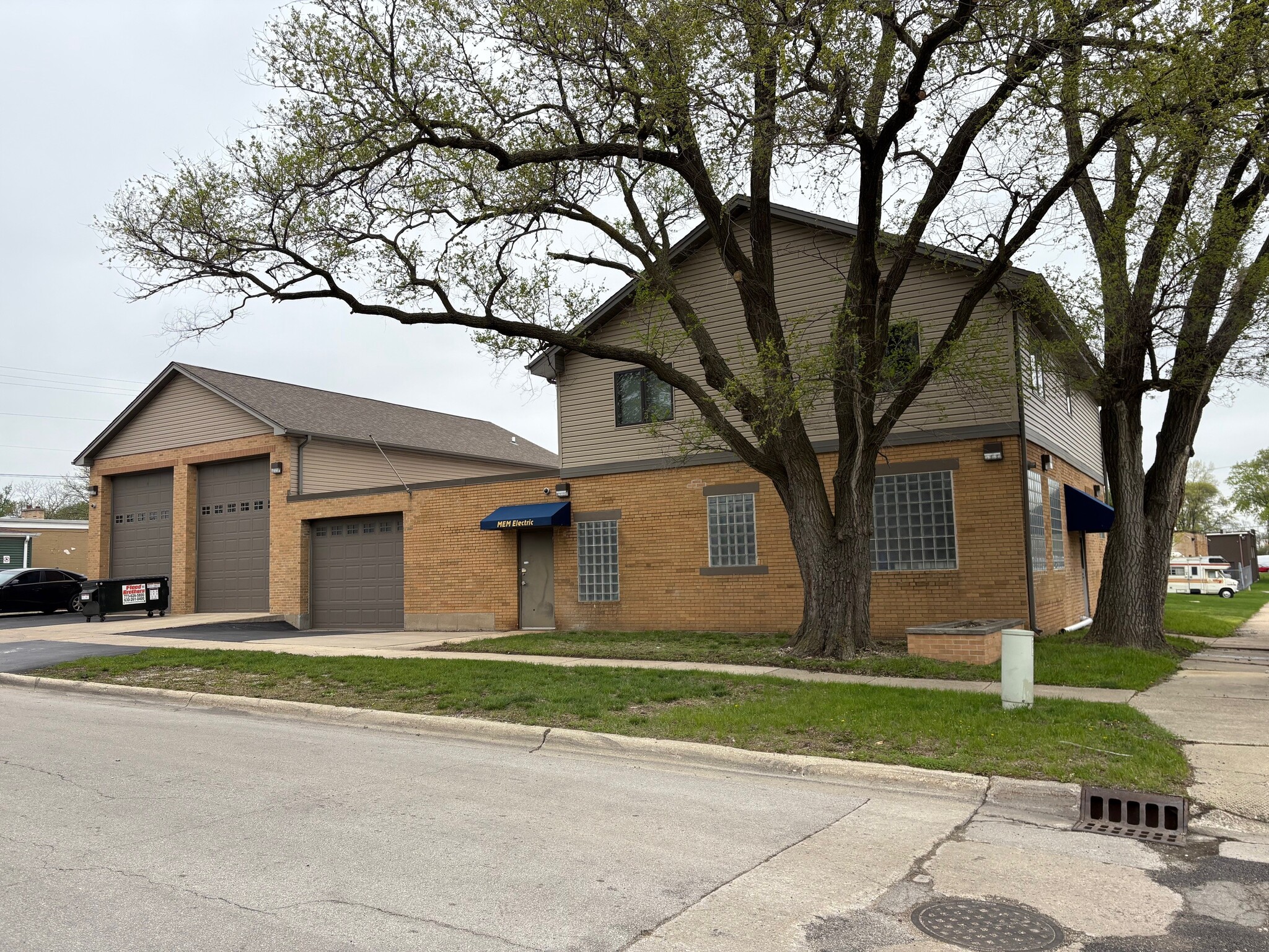 700 N Iowa Ave, Villa Park, IL for Sale