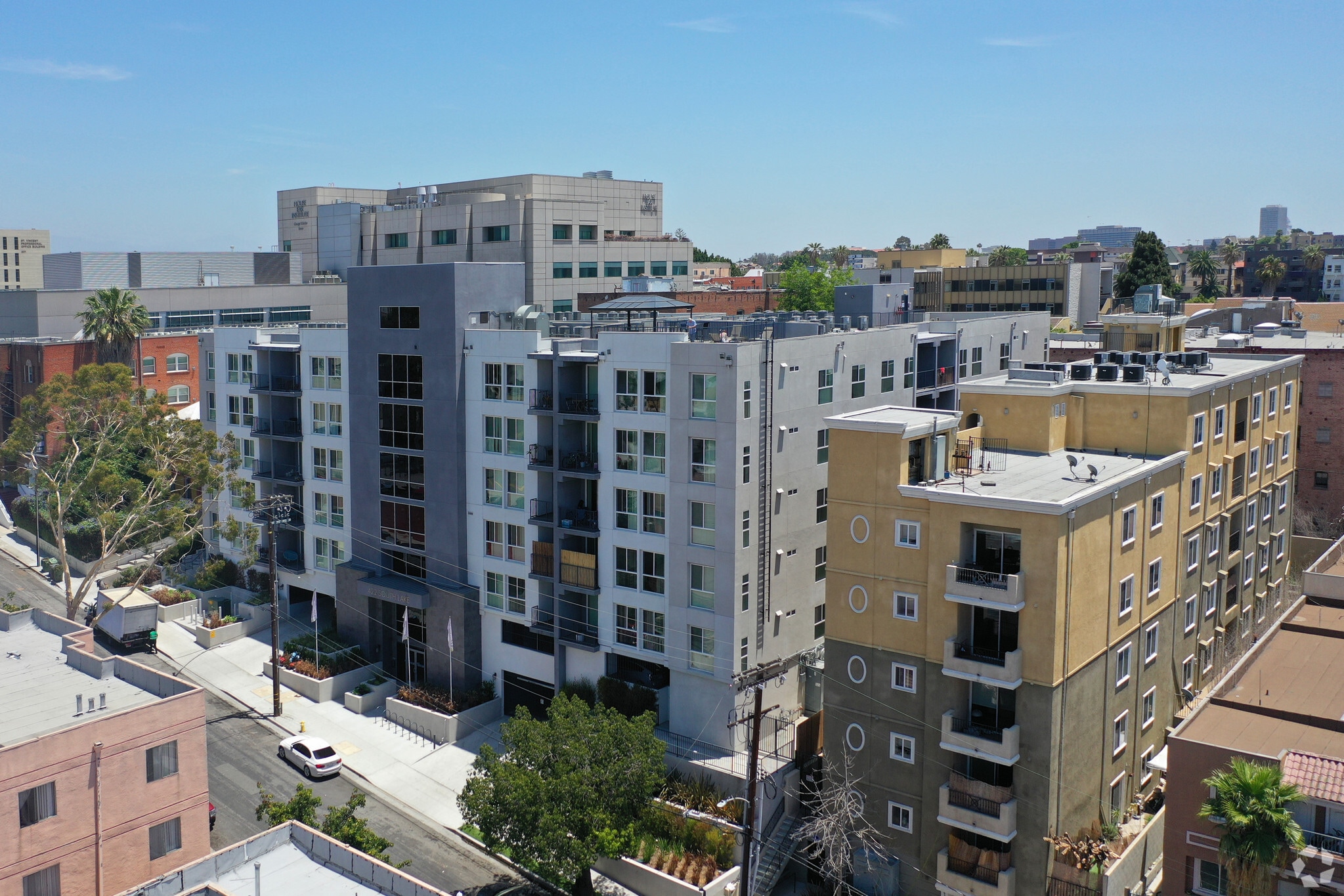 422 S Lake St, Los Angeles, CA for Sale