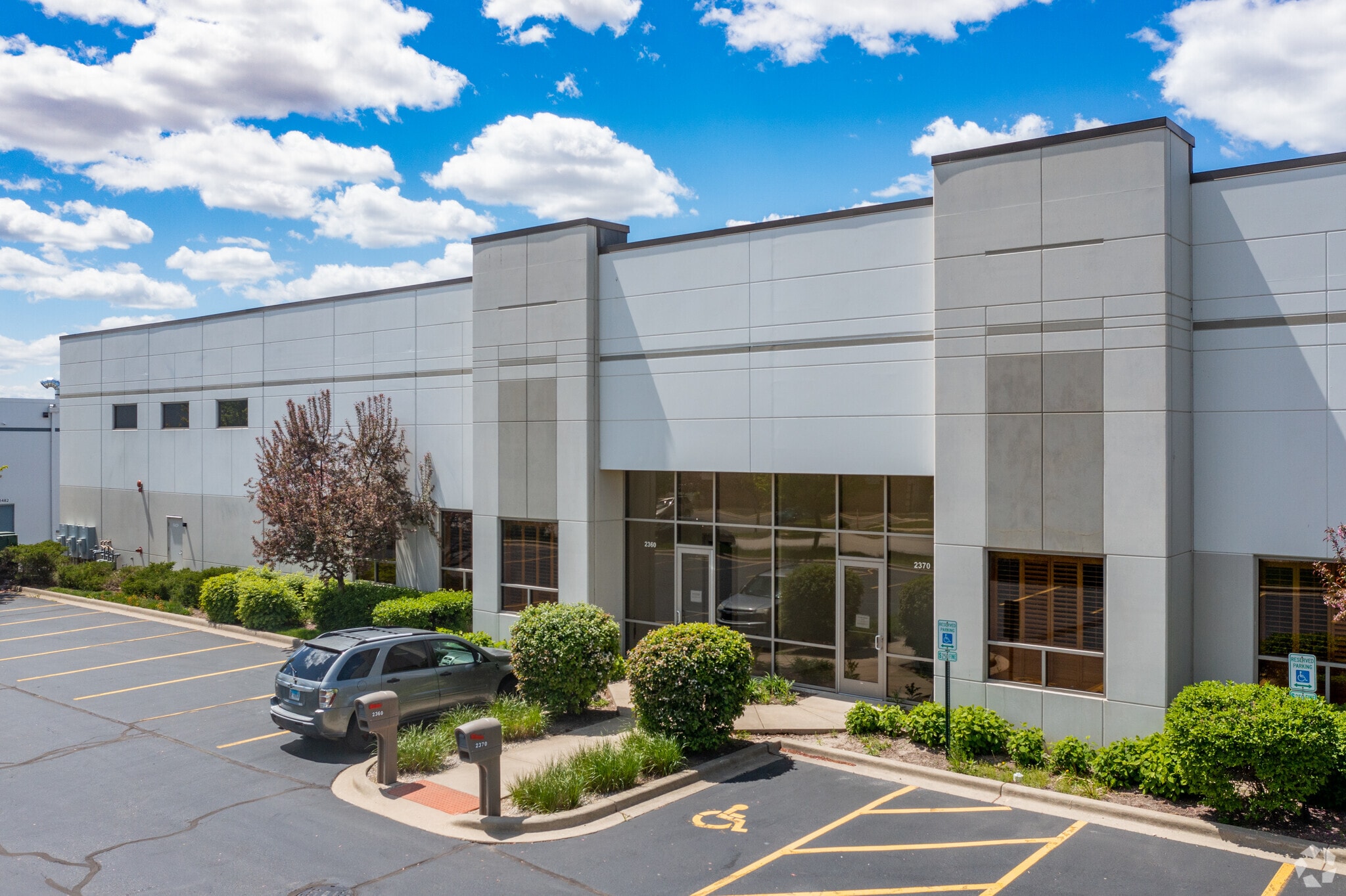 2360-2380 Vantage Dr, Elgin, IL for Rent