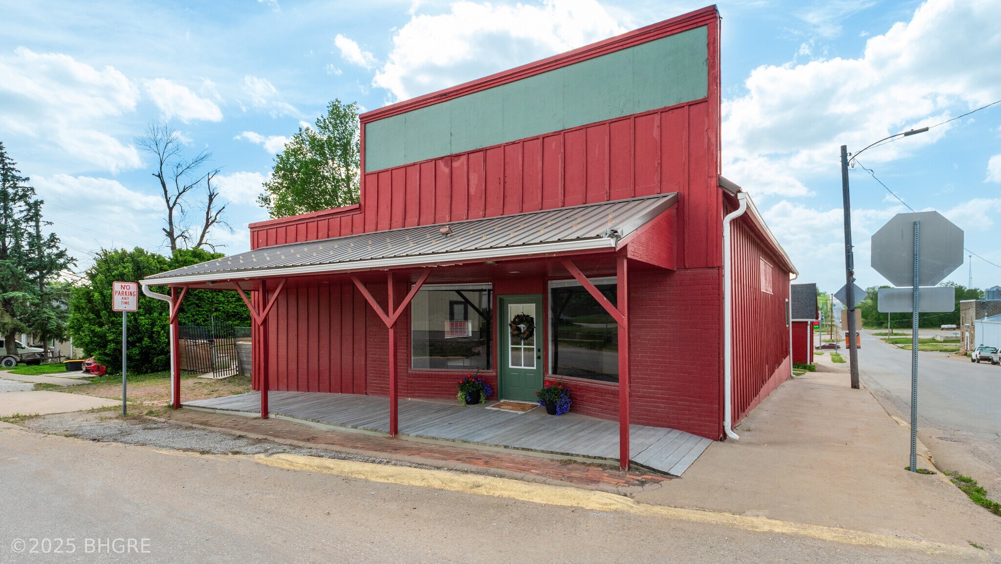 102 S Central Ave, Lacona, IA for Sale