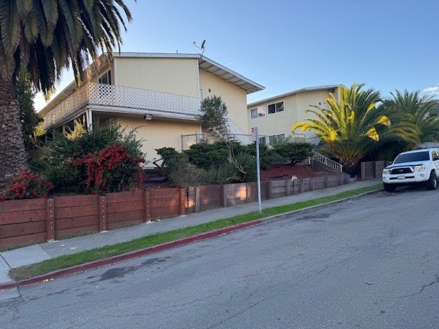 2125 10th Ave, Oakland, CA for Sale