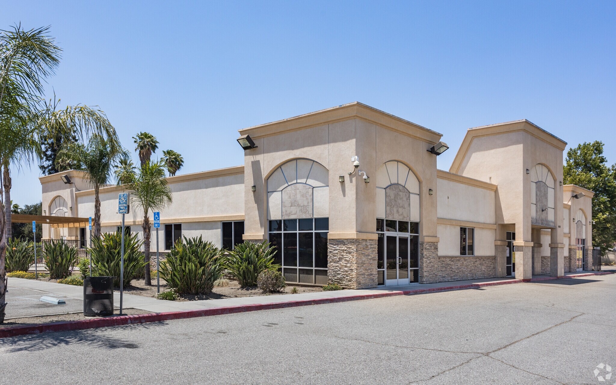960 W Mission Blvd, Pomona, CA for Rent