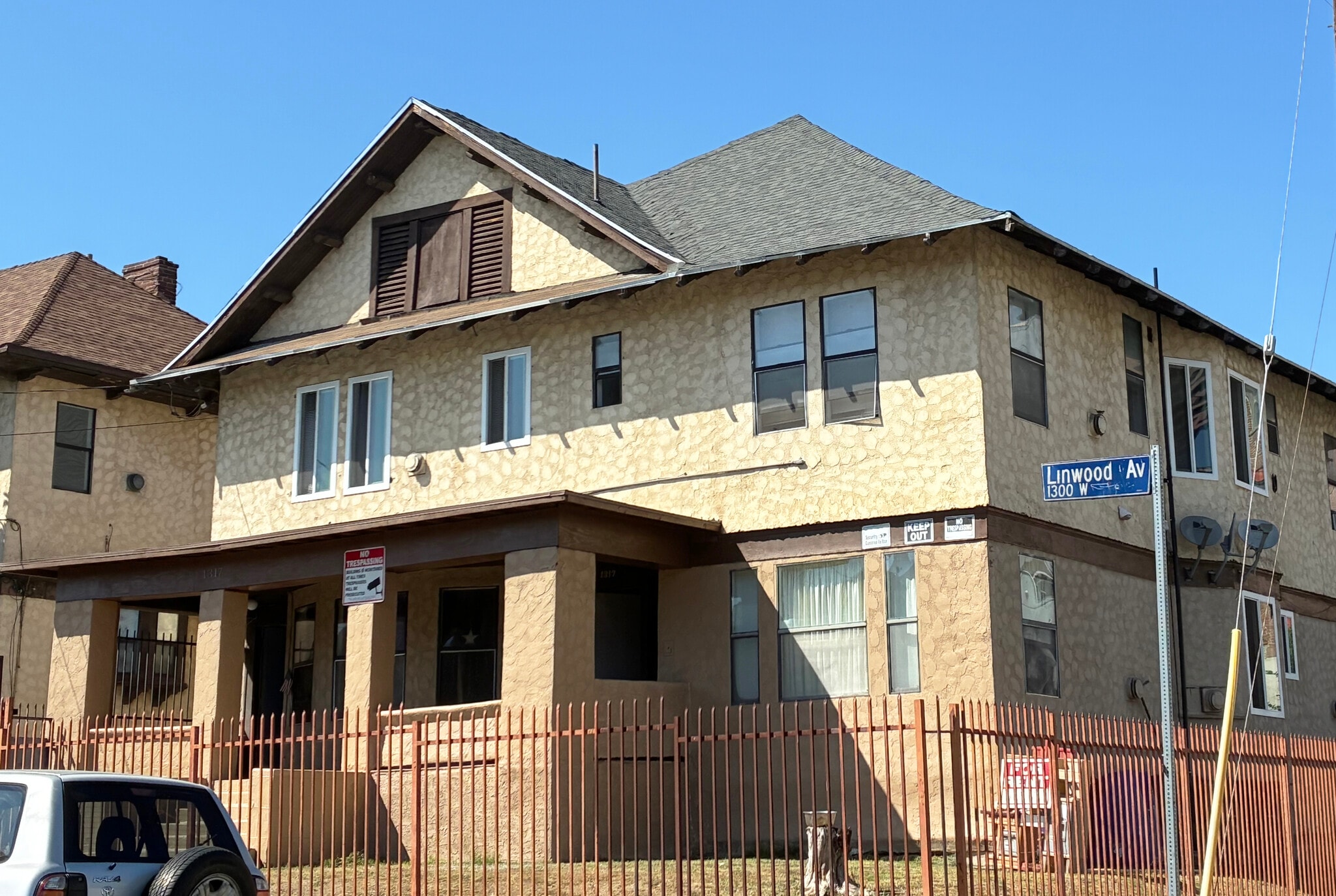 1317 Linwood Ave, Los Angeles, CA for Sale