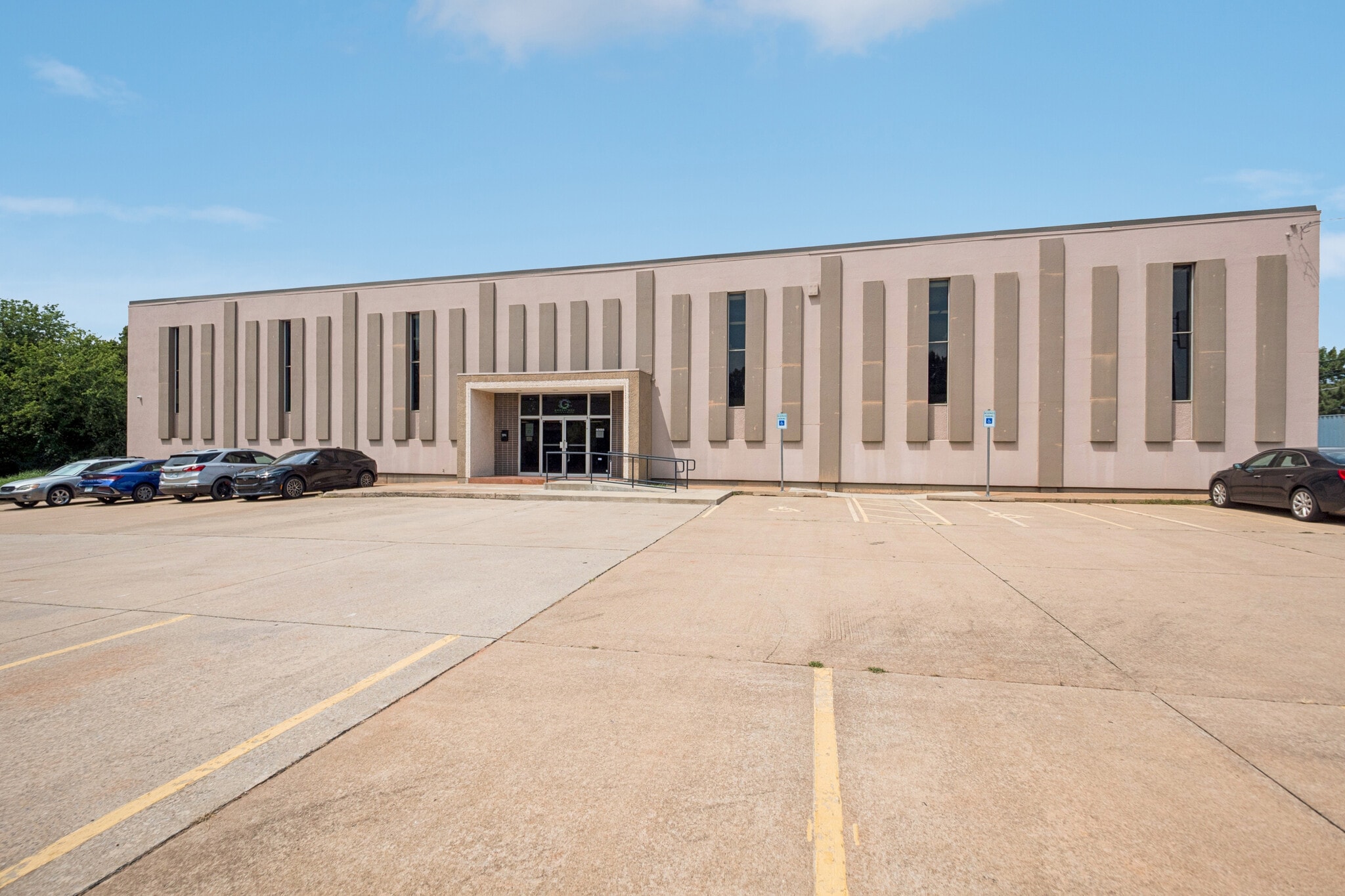 7201 N Broadway Ext, Oklahoma City, OK for Rent