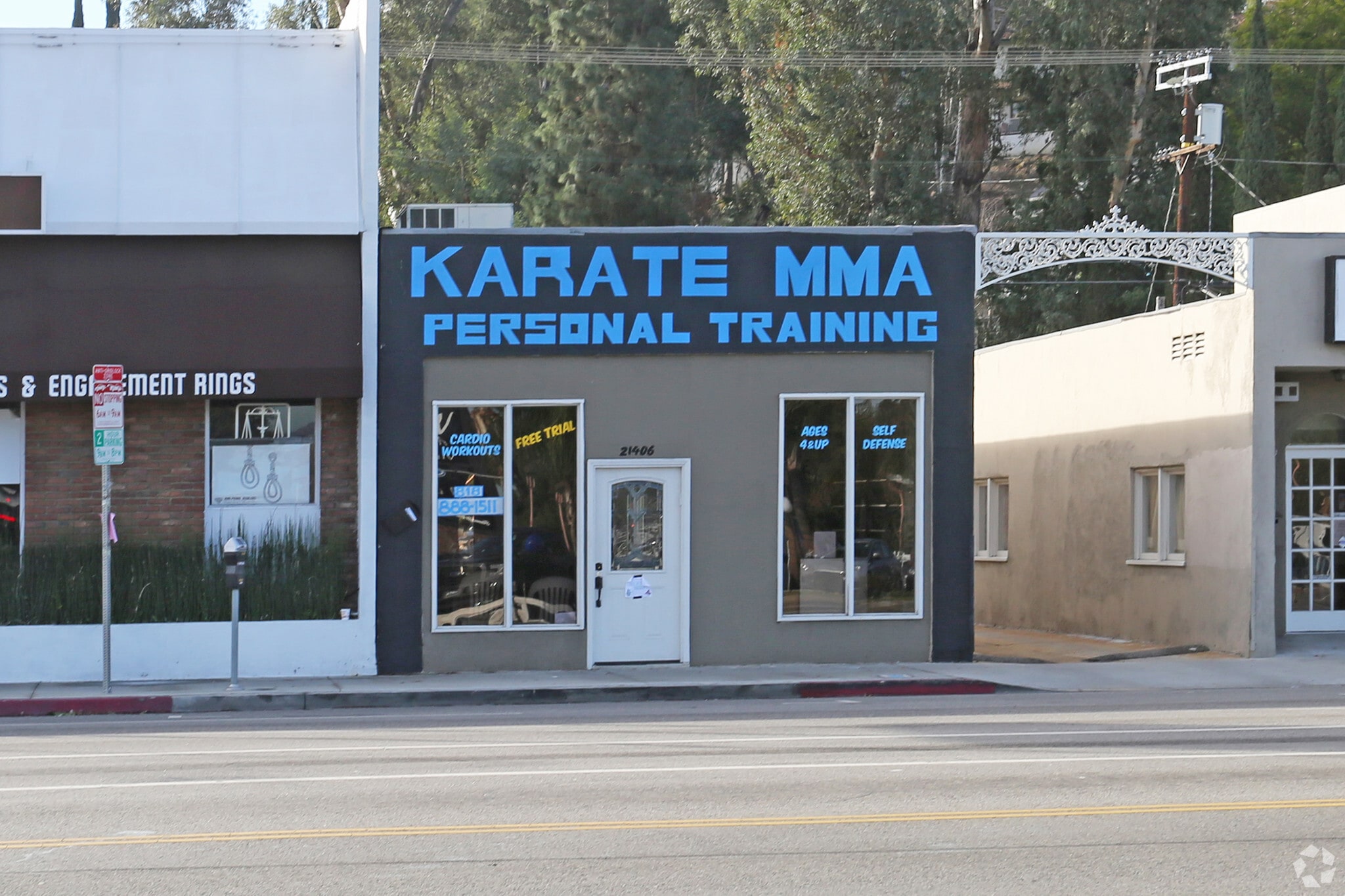 21406 Ventura Blvd, Woodland Hills, CA for Rent