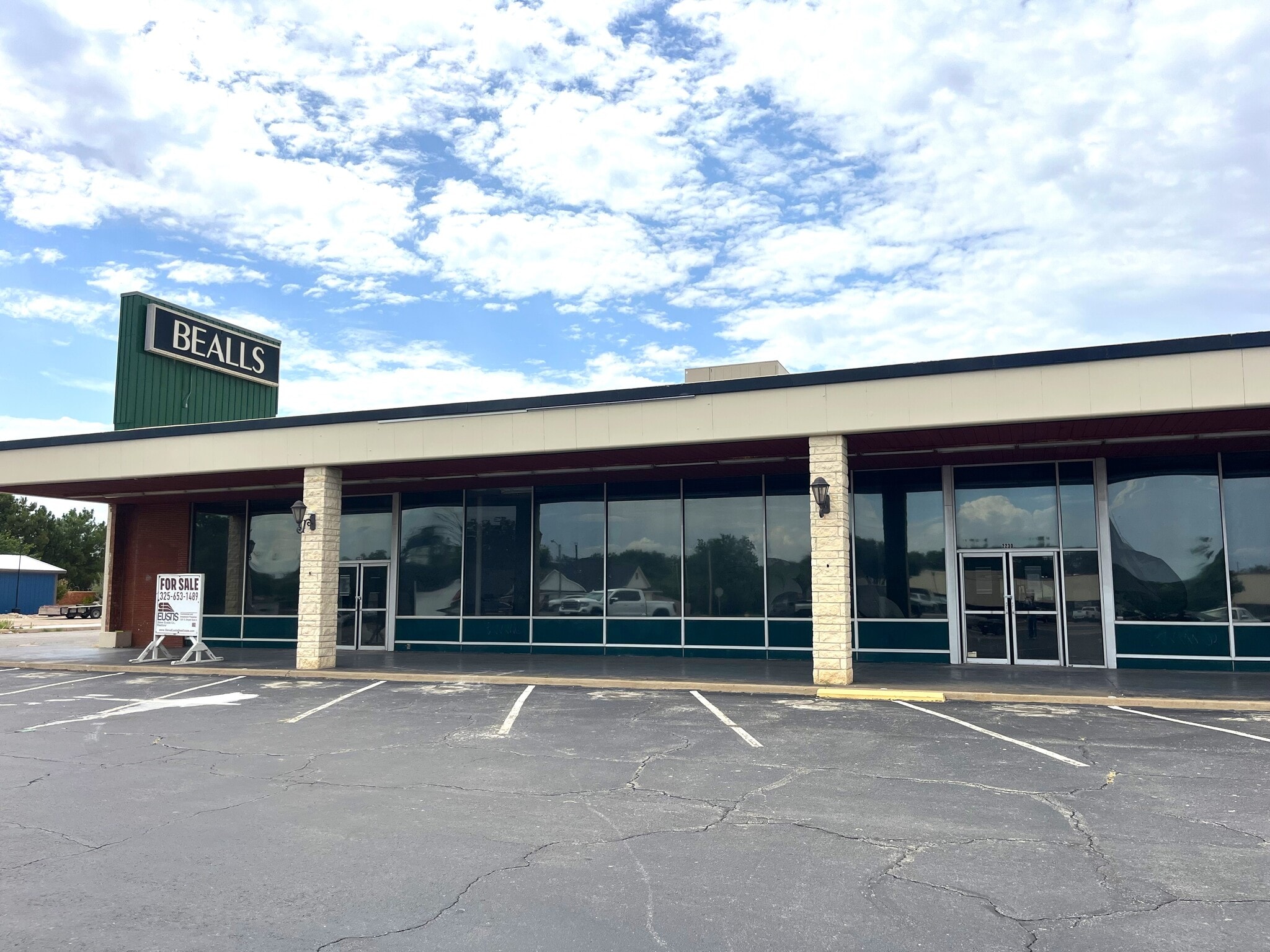 2100-2230 W Beauregard Ave, San Angelo, TX for Sale