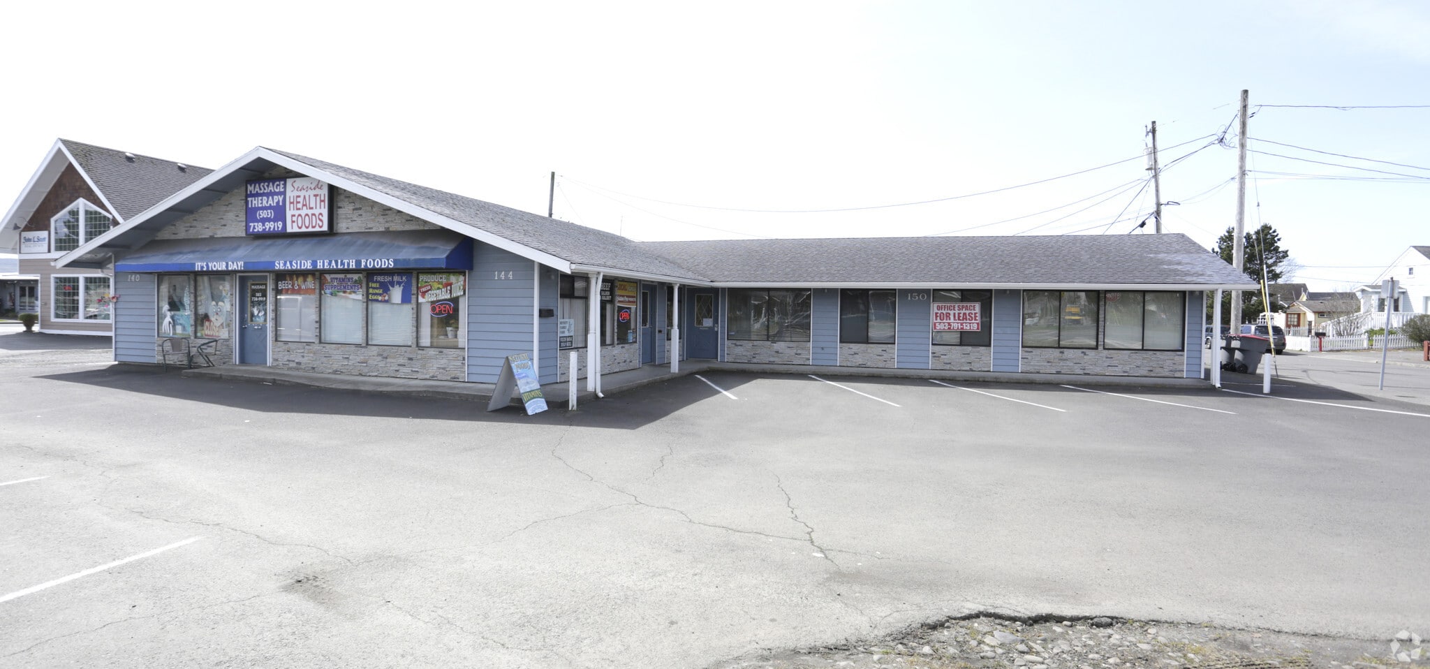 144-150 N Roosevelt Dr, Seaside, OR for Rent