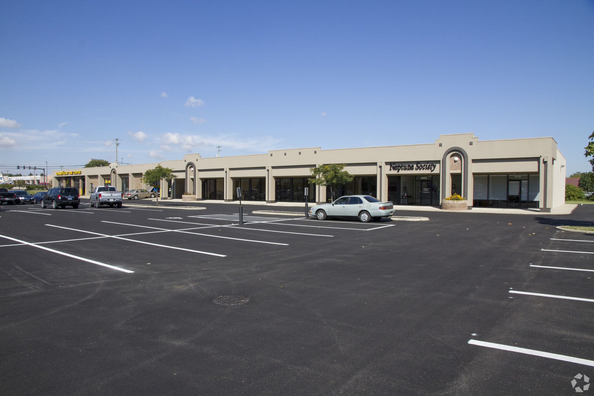 4556-4568 Cemetery Rd, Hilliard, OH for Rent