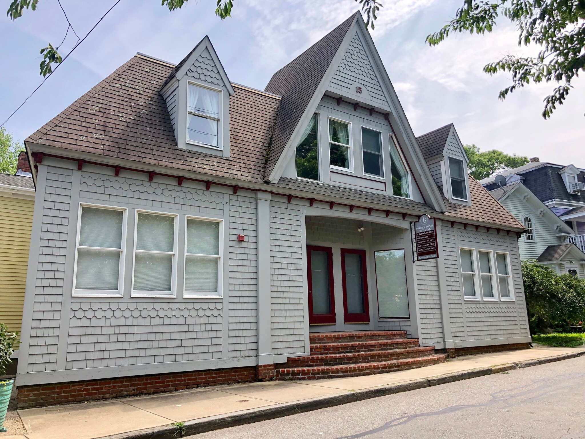 15 Old Beach Rd, Newport, RI for Sale