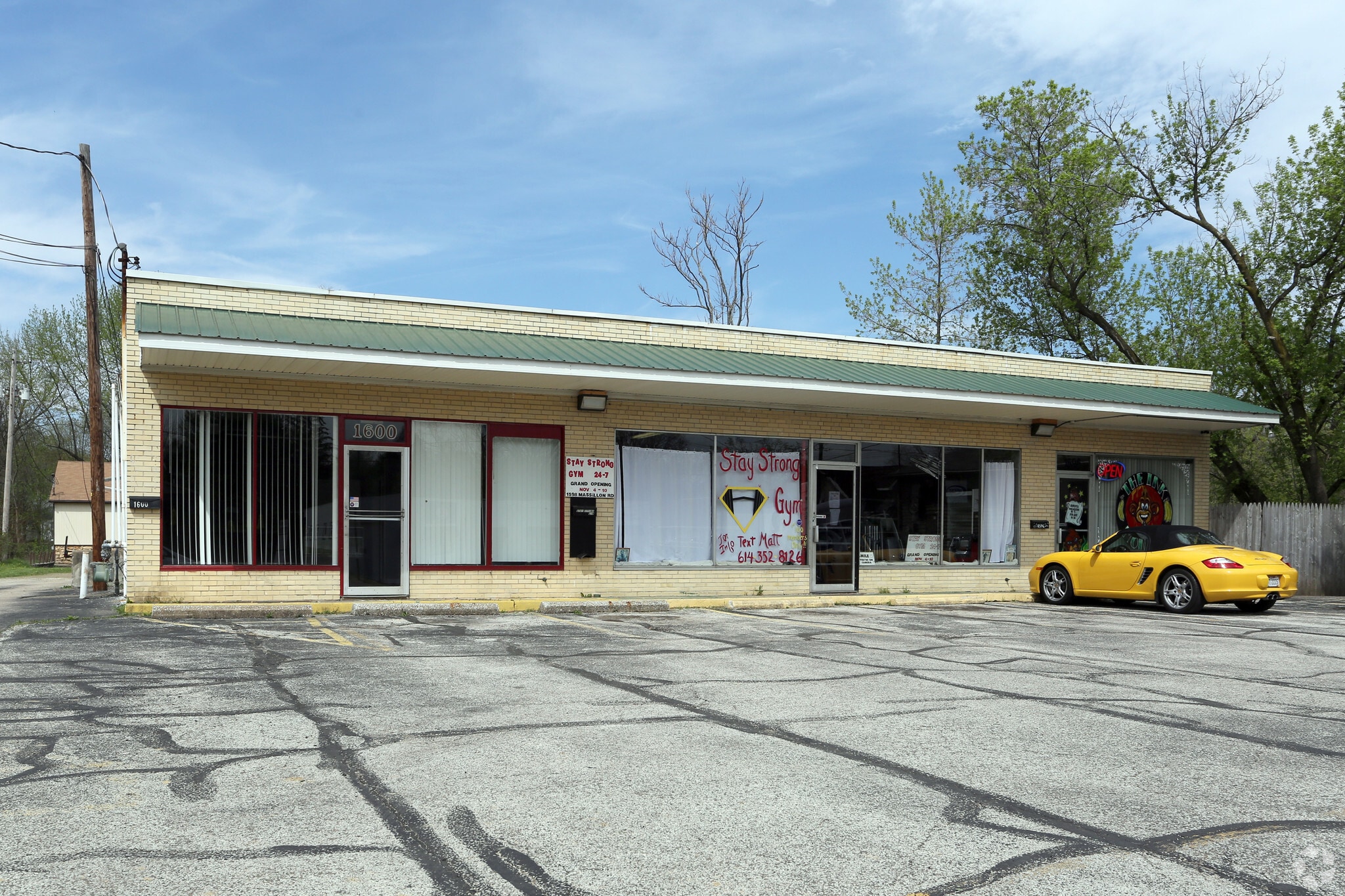 1594-1600 Massillon Rd, Akron, OH for Rent