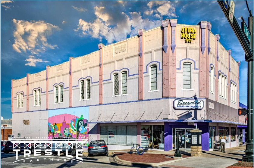 105-109 E Oak St, Denton, TX for Rent