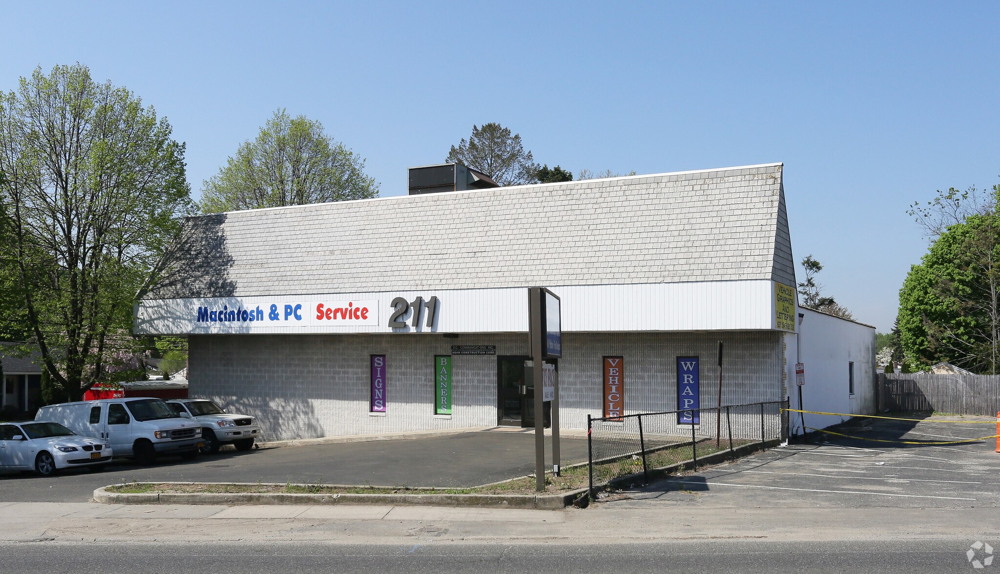 211 Depot Rd Huntington Station, NY 11746 Industrial Property for