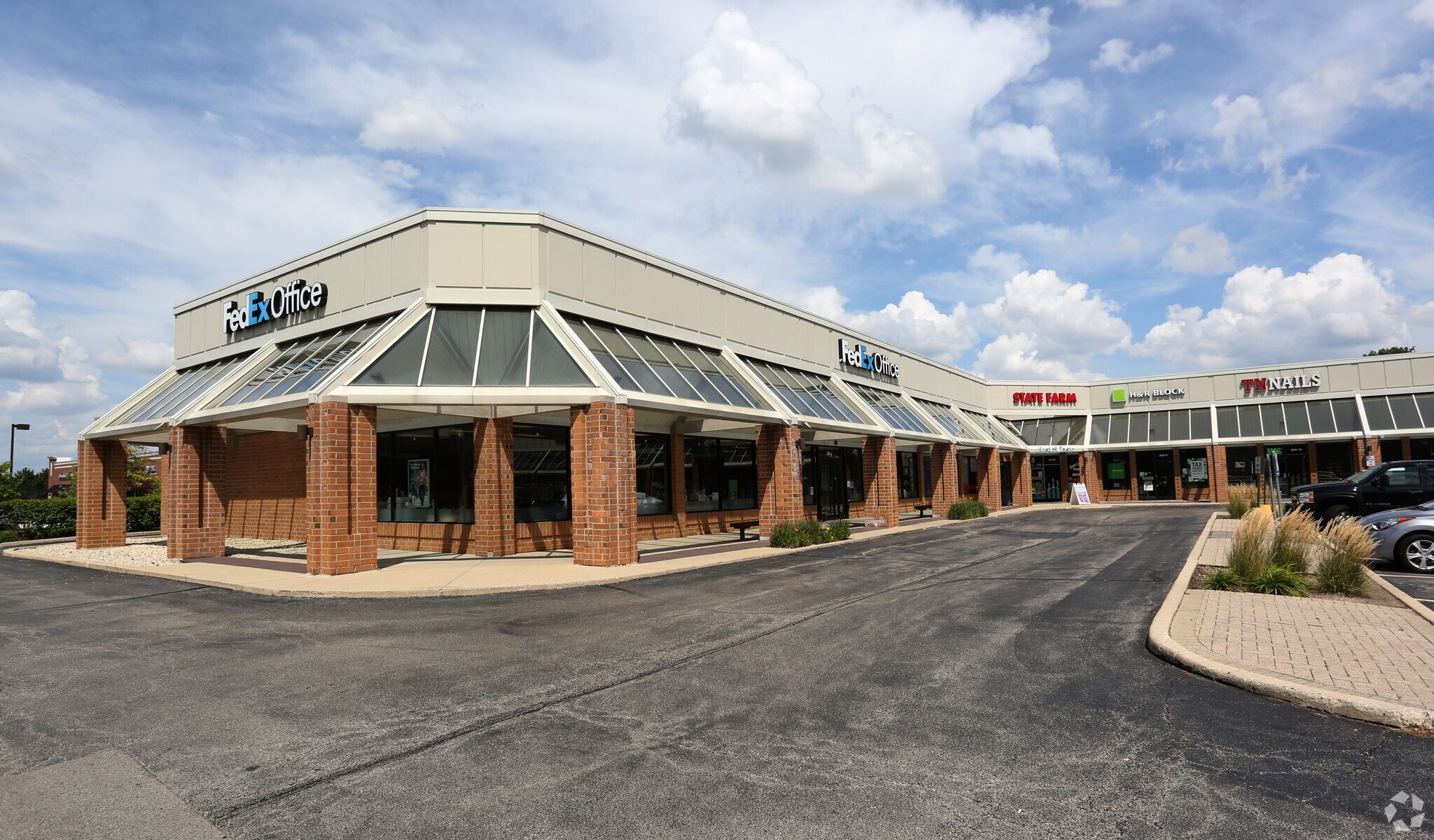 357-369 W Army Trail Rd, Bloomingdale, IL for Rent