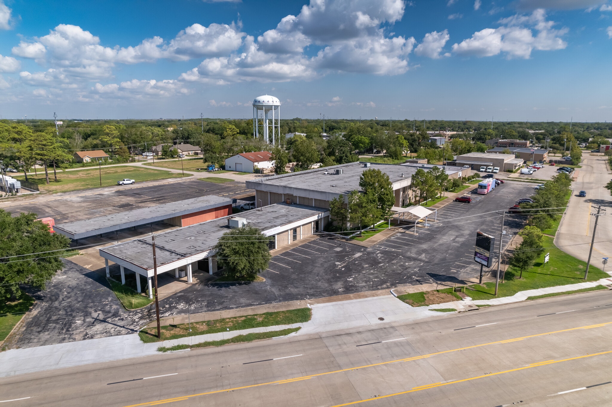 2401 Termini St, Dickinson, TX for Sale