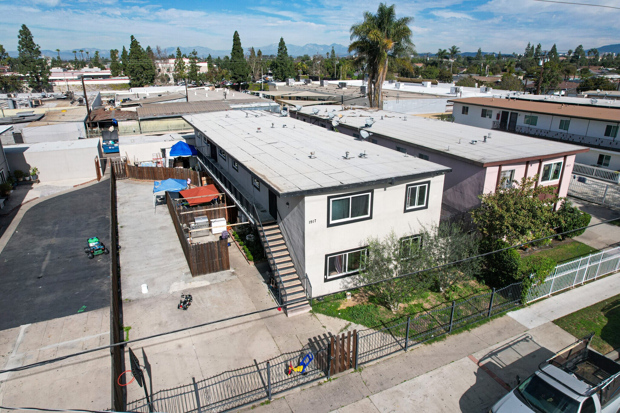 1917 W Myrtle St, Santa Ana, CA for Sale