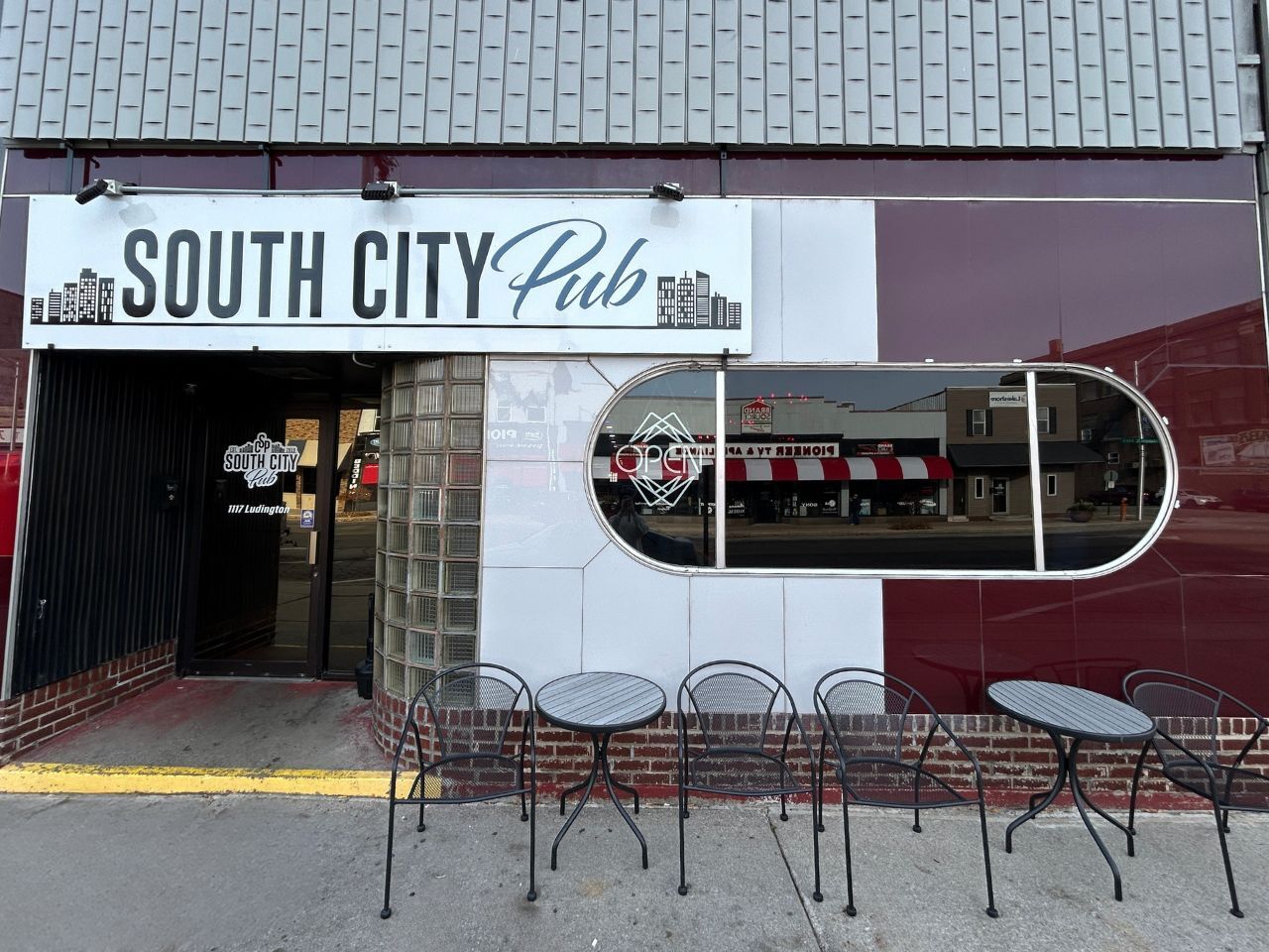 1117 Ludington St, Escanaba, MI for Sale