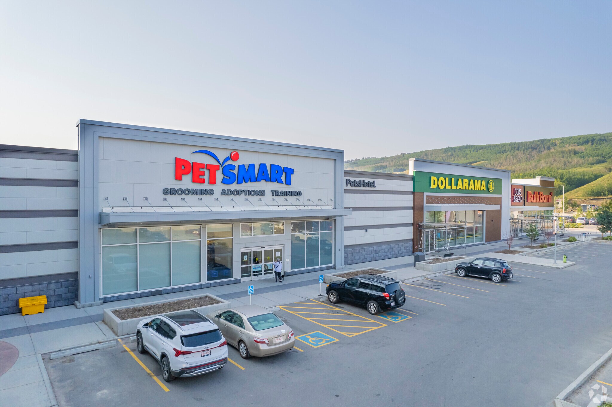 929 Na'a Dr SW, Calgary, AB for Rent