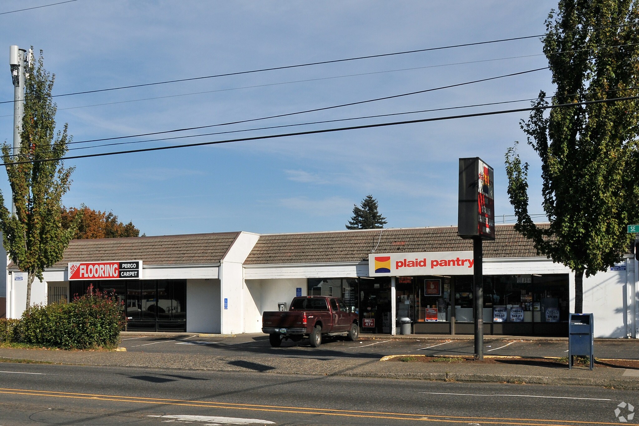 6432-6440 SE 82nd Ave, Portland, OR for Rent