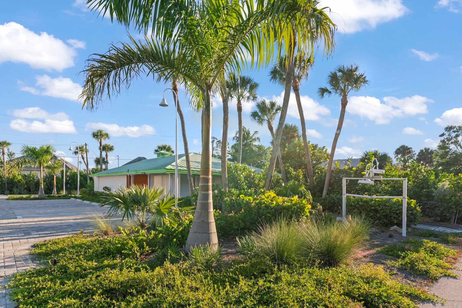 1025 Periwinkle Way, Sanibel, FL for Sale