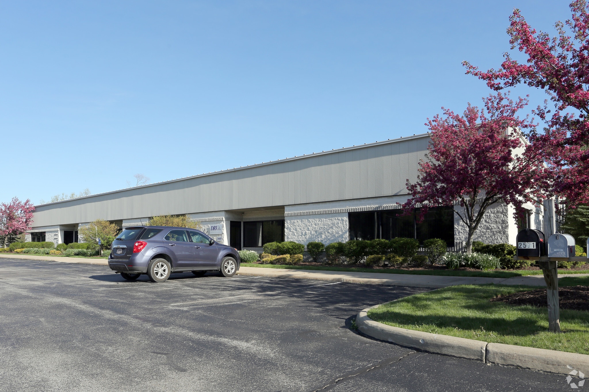 2557-2571 Center Rd, Hinckley, OH for Rent