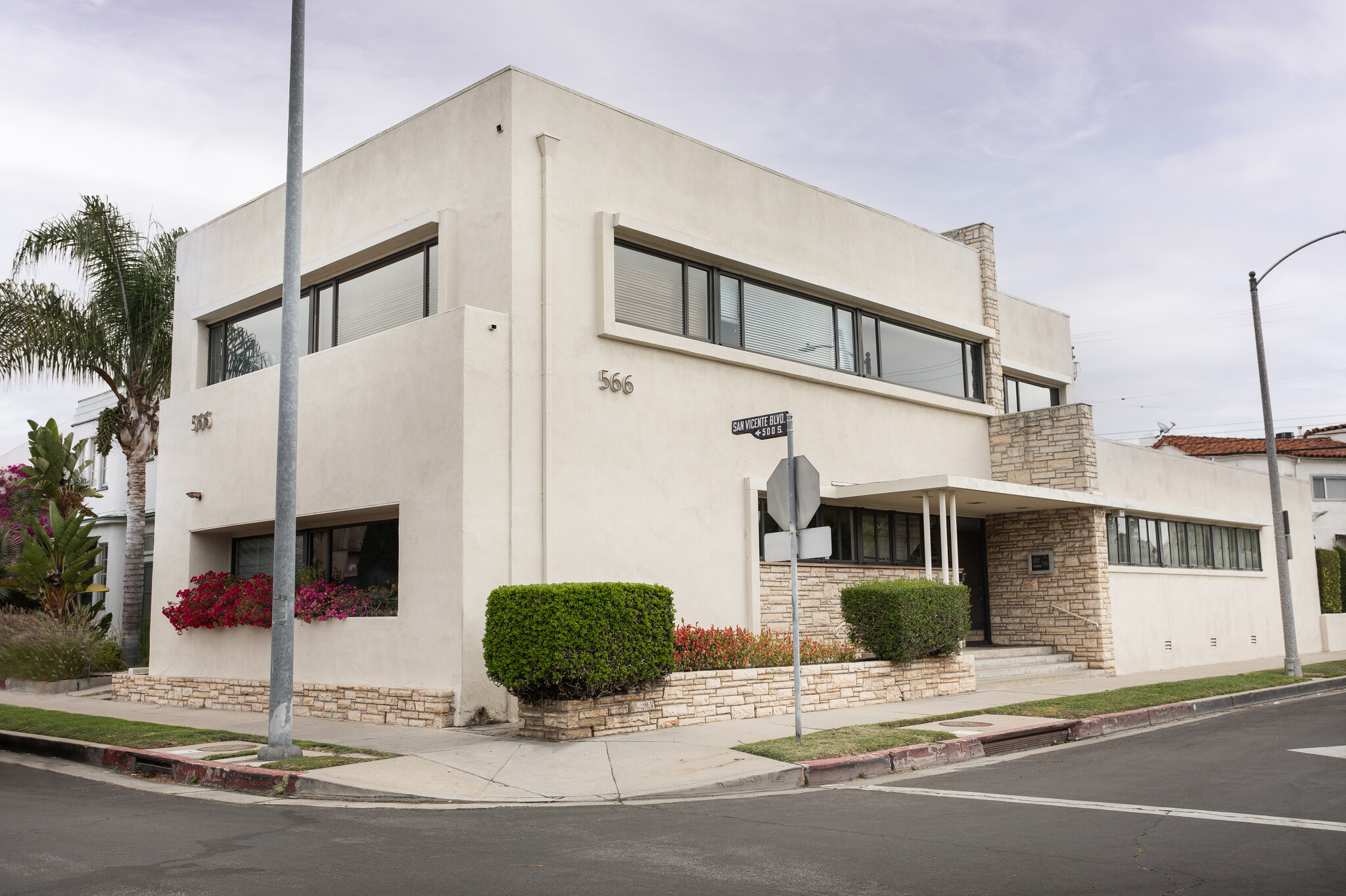 566 S San Vicente Blvd, Los Angeles, CA for Rent