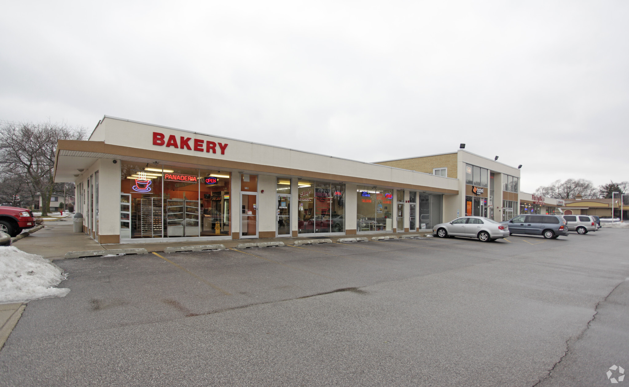 710-720 W Irving Park Rd, Bensenville, IL for Rent
