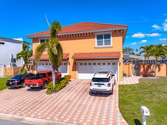 Sarasota, FL Apartments - 2119-2131 Montclair Dr
