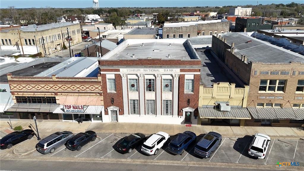 207 W Grand Ave, Yoakum, TX for Sale