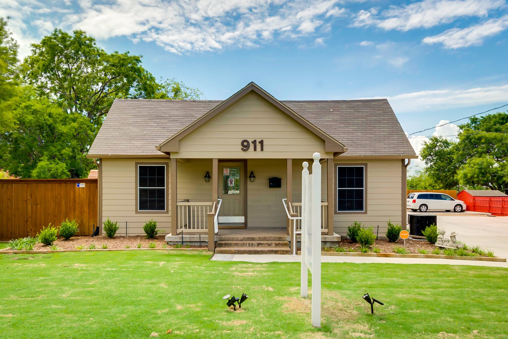 911 N Goliad St, Rockwall, TX for Sale