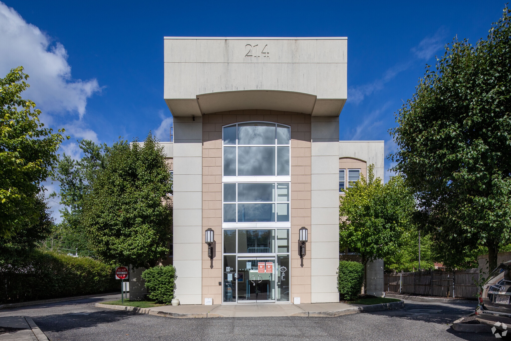 214 Wall St, Huntington, NY for Rent