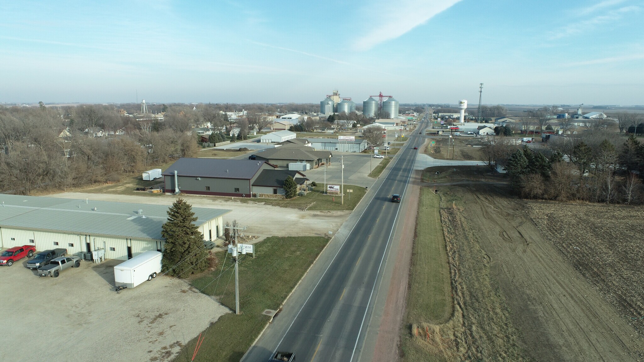 451 Black Forest Rd Hull, IA 51239 Flex Property for Lease on