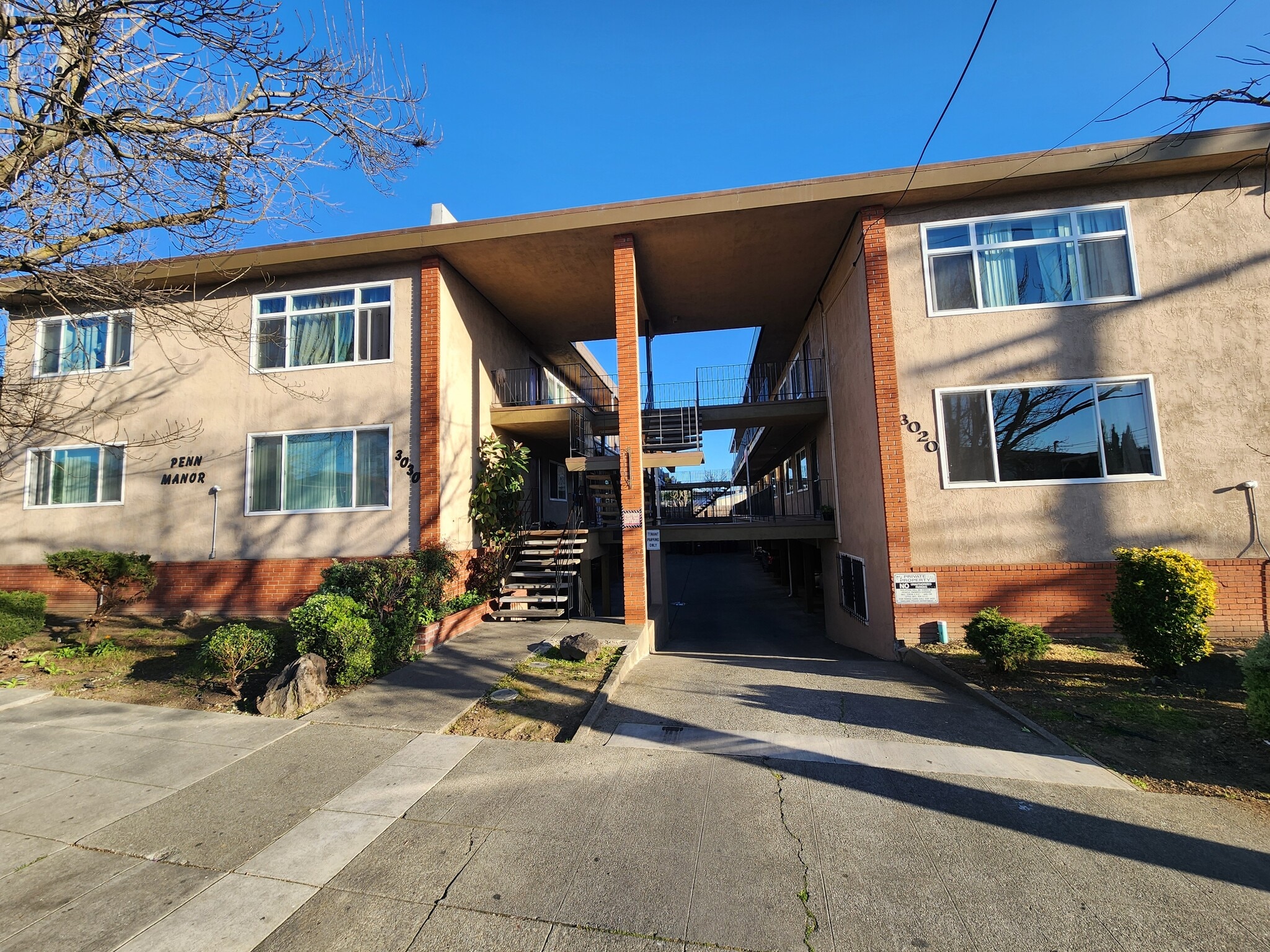 3020 35th Ave, Oakland, CA for Sale