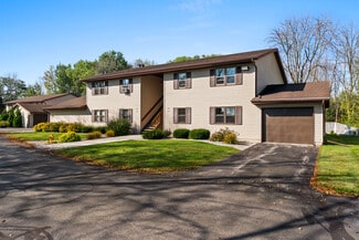 Manitowoc, WI Apartments - 910 E Cedar Ave
