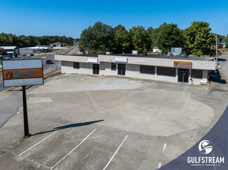 Livermore, KY Service Station - 631 Henton St