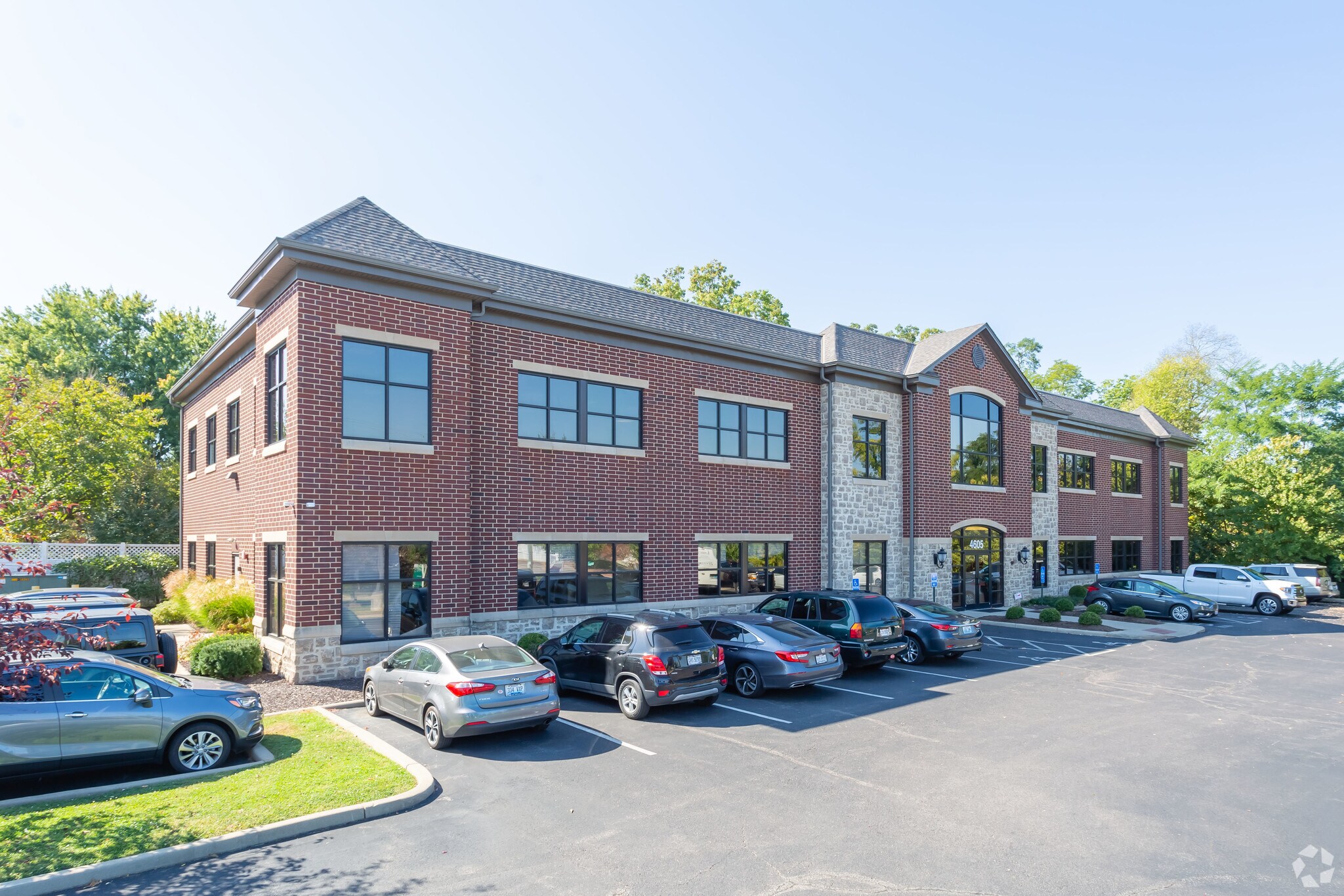 4605 E Galbraith Rd, Cincinnati, OH for Sale