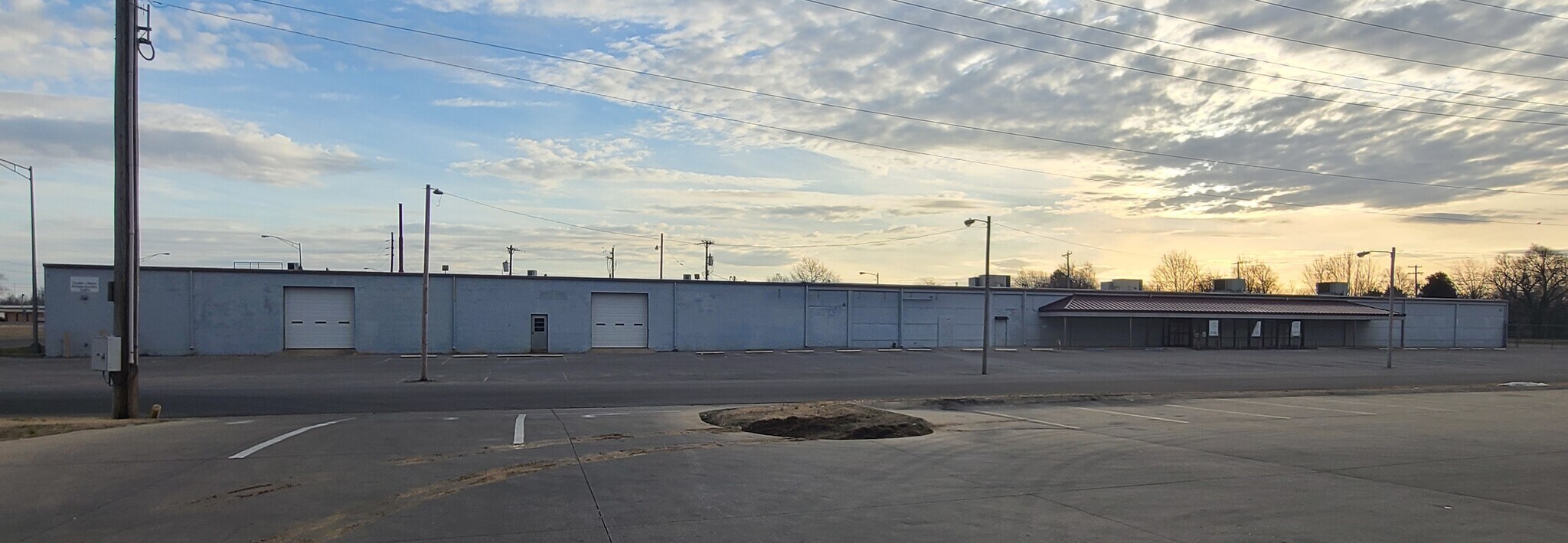 1401 E Malone Ave Sikeston, MO 63801 Retail Property for Sale on