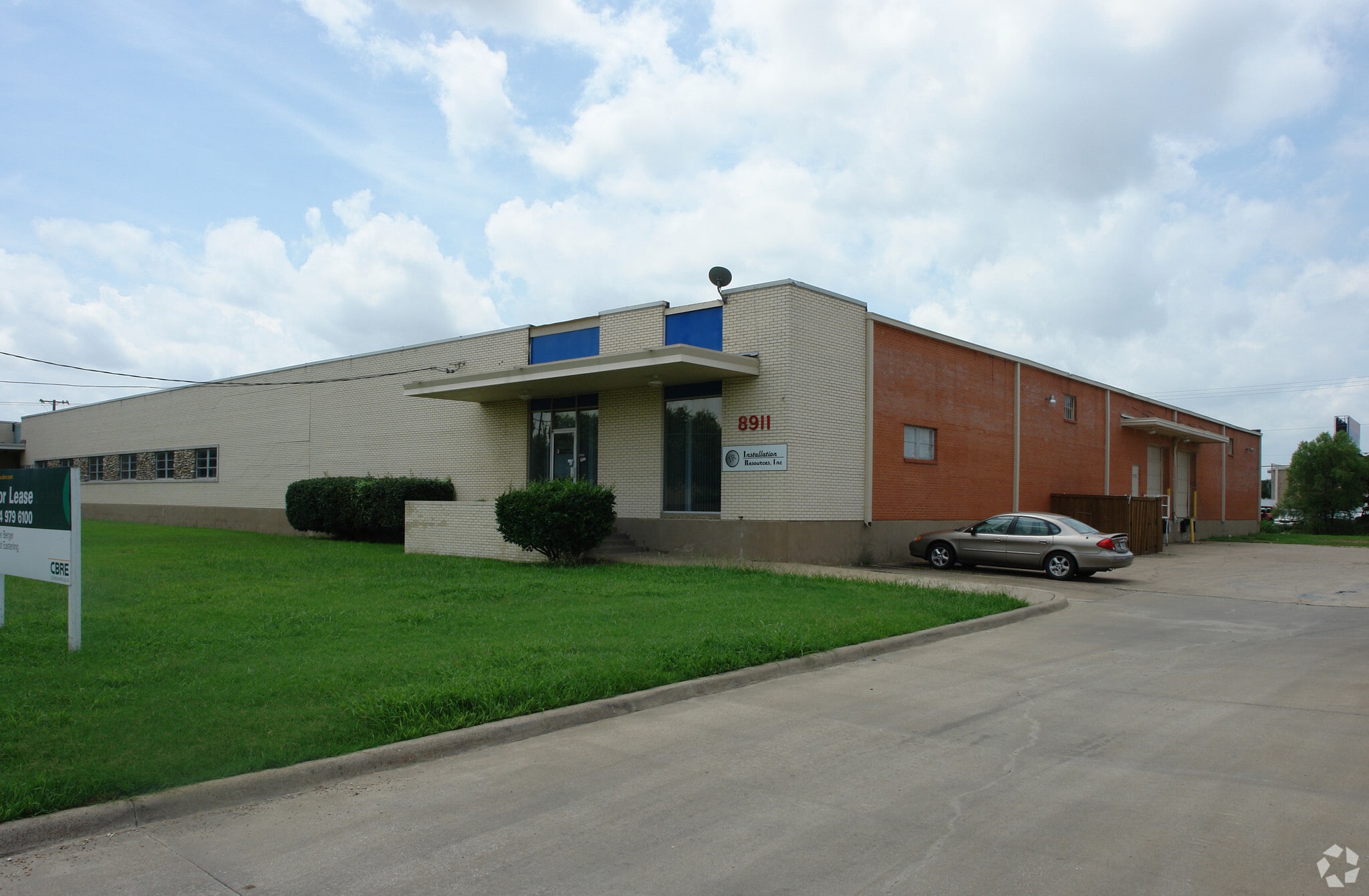 8911 Governors Row, Dallas, TX for Sale