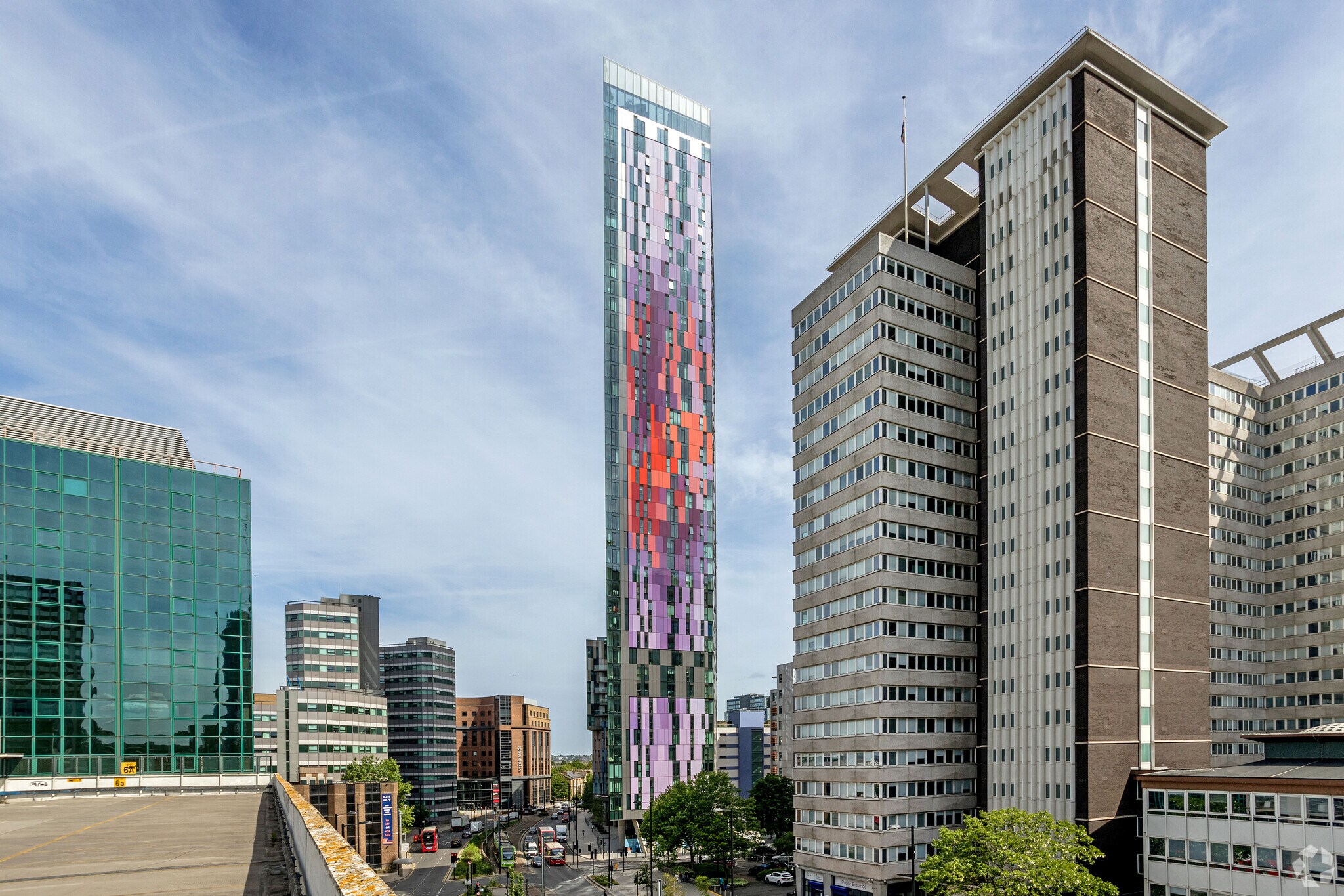 Saffron Sq, Croydon, LND for Sale