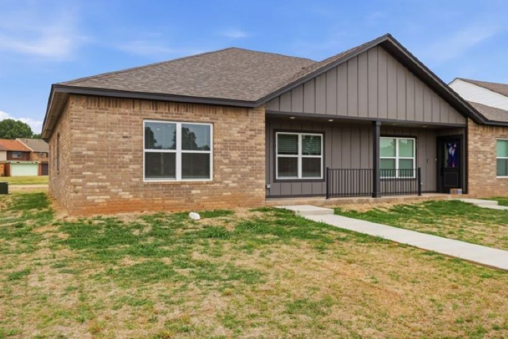 3611 & 3613 Frontier Avenue, Ponca City, OK for Sale