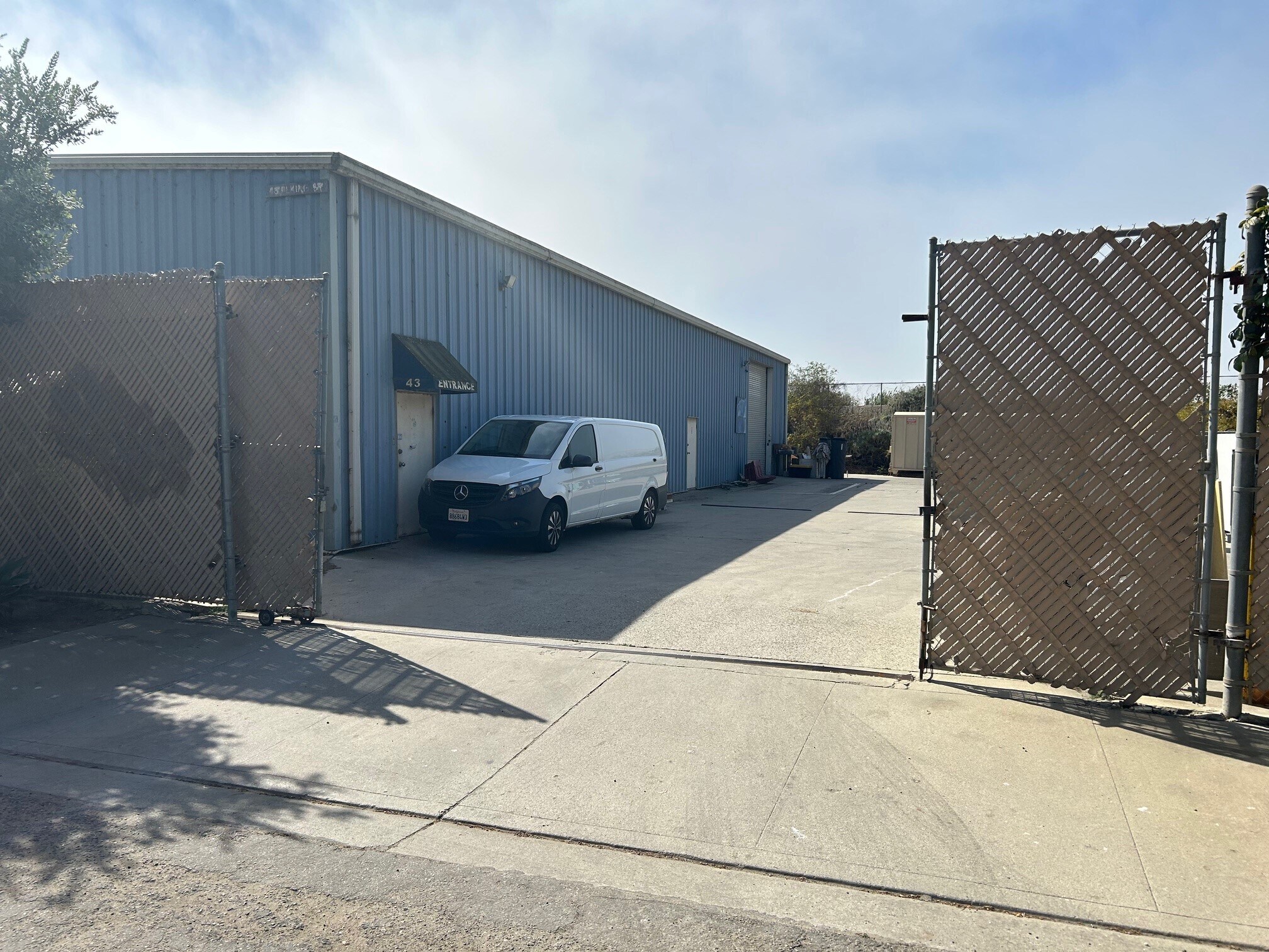 43 N Peking St Ventura, CA 93001 Specialty Property for Lease on