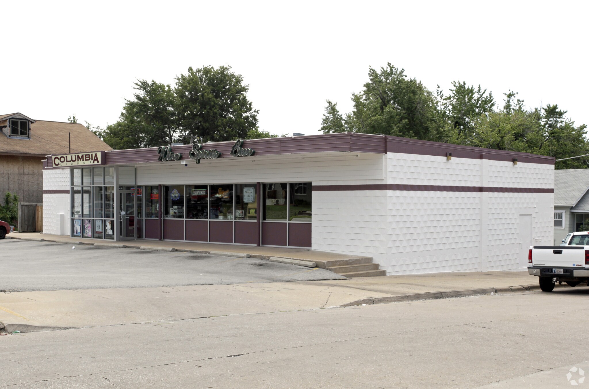 2702 E 15th St Tulsa, OK 74104 Retail Property for Lease on