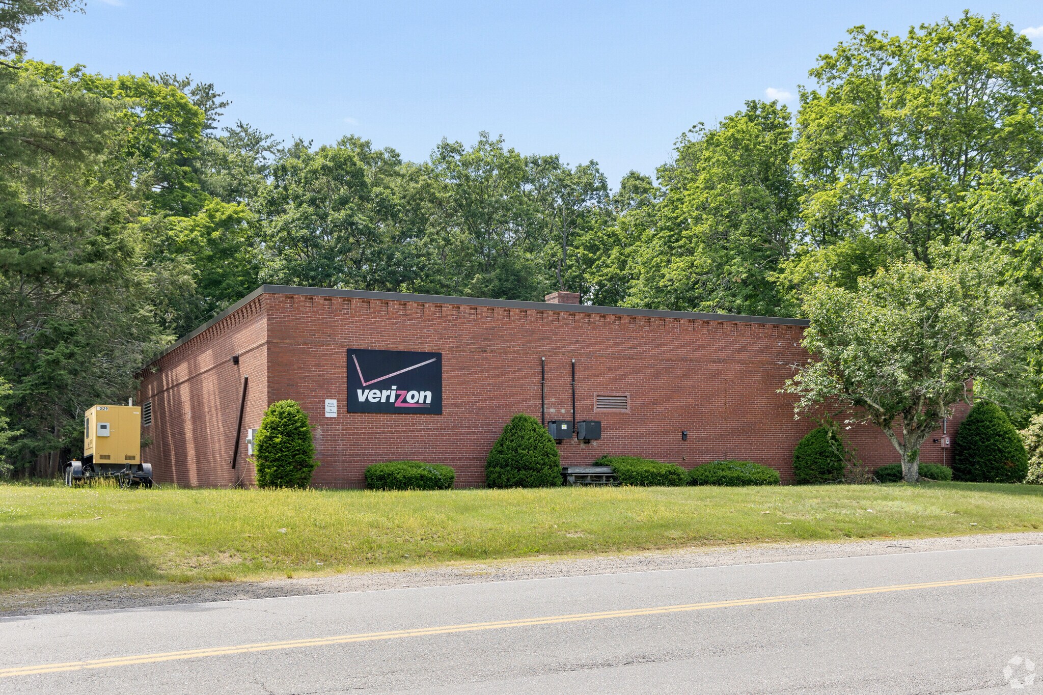 1212 Mammoth Rd, Dracut, MA for Sale