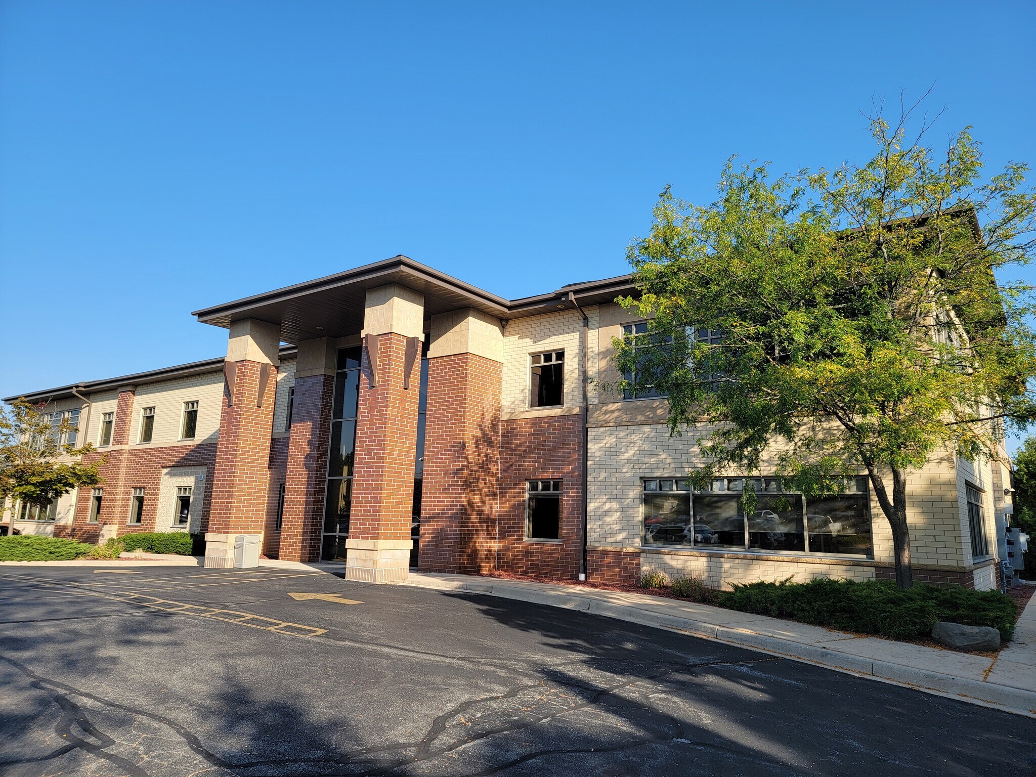 12555 W National Ave, New Berlin, WI for Rent