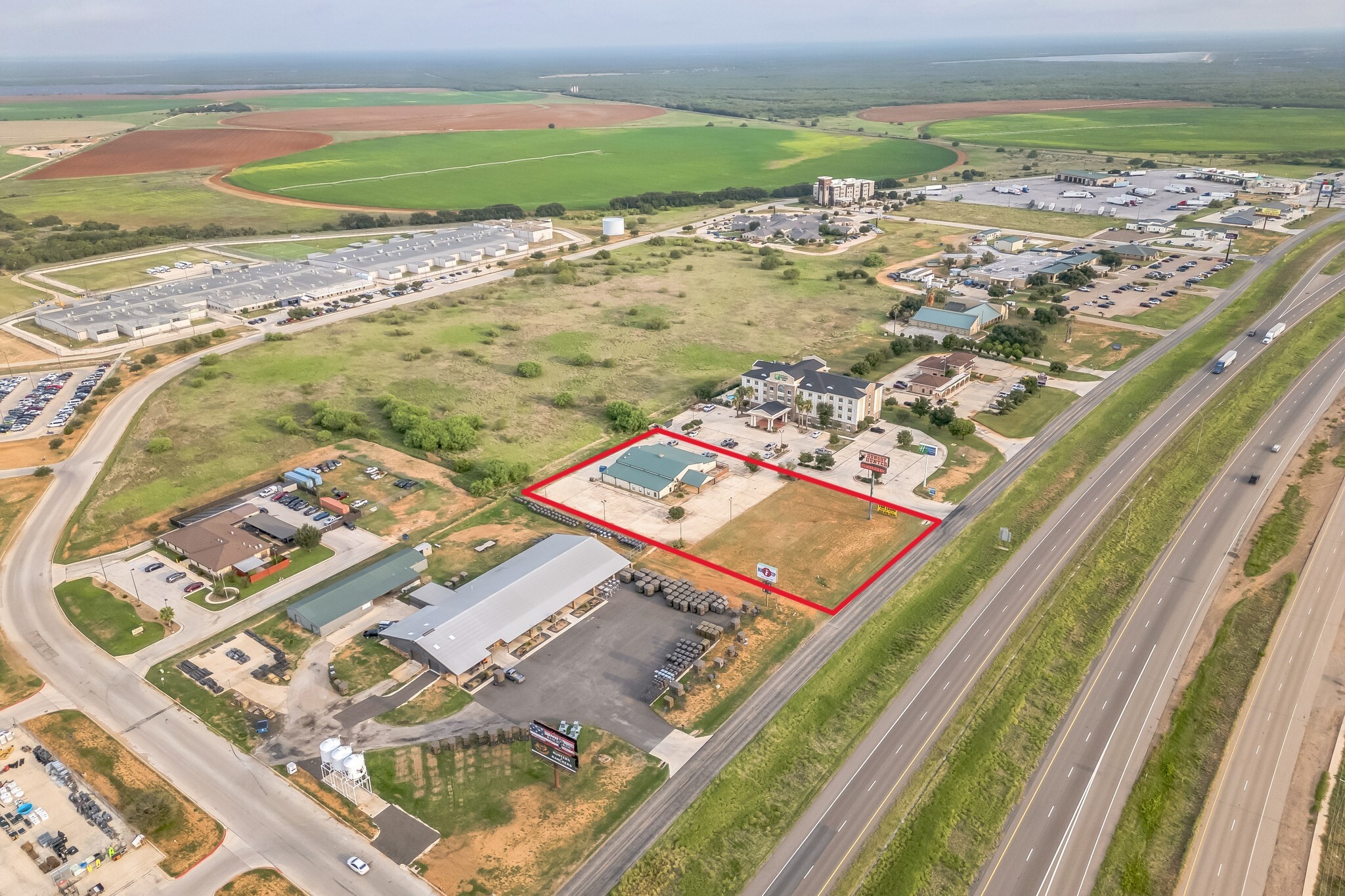 410 S Interstate 35, Pearsall, TX for Rent