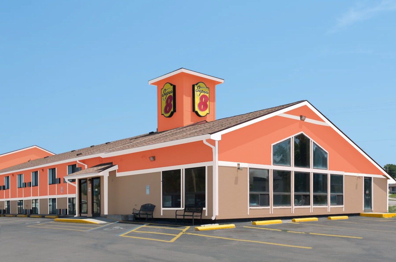 840 W Highway 20 Chadron, NE 69337 Hospitality Property for Sale on