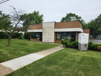 Arlington Heights, IL Storefront Retail/Office - 110 E Central Rd
