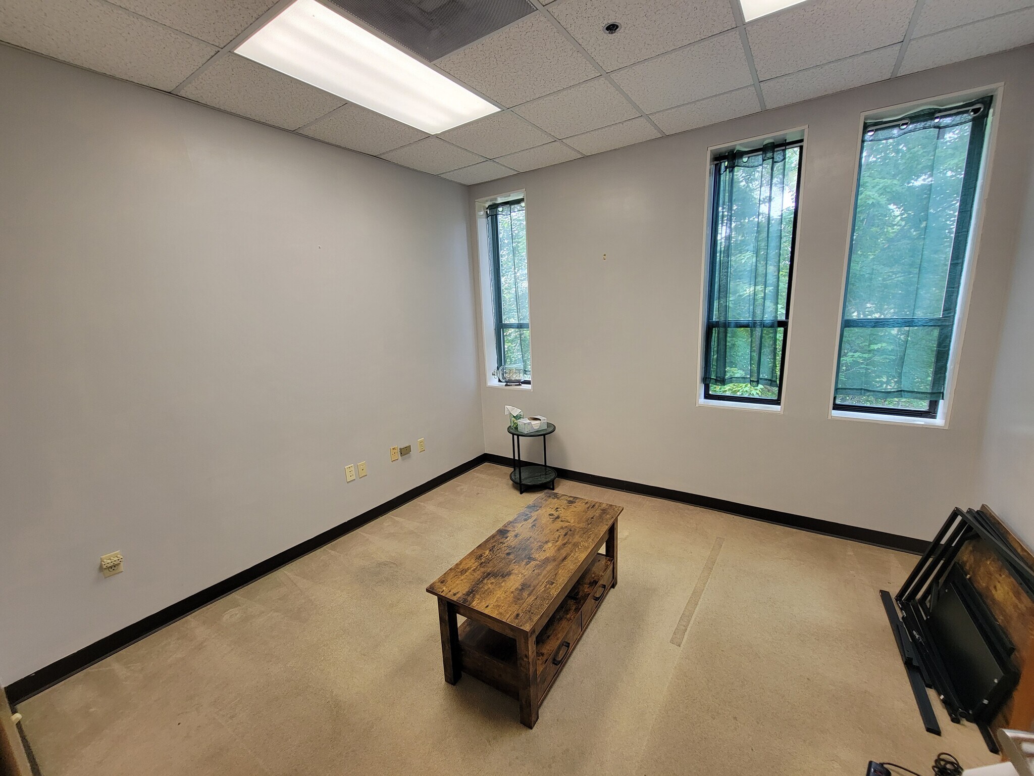 121 Brick Kiln Rd, Chelmsford, MA for Rent