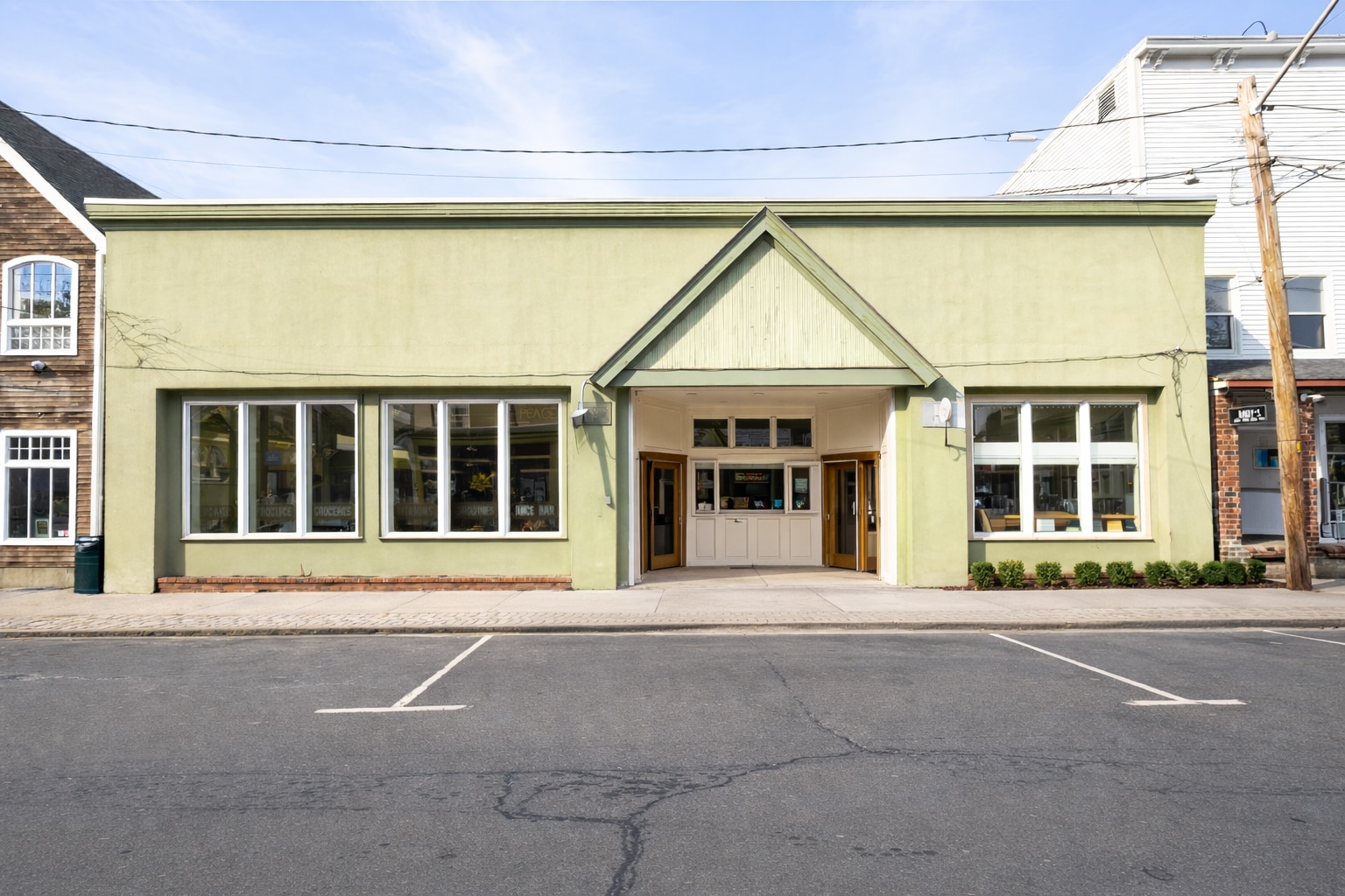 38 Front St, Greenport, NY for Rent